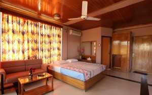 Green Peak Resort Luxury Bed Room